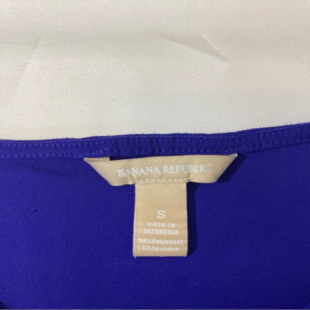 BANANA REPUBLIC WOMENS TOP, size Small, good condition, preowned, purple - Picture 4 of 4